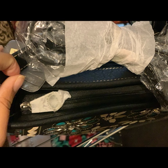 Montana west floral collection crossbody bag black - Picture 5 of 6